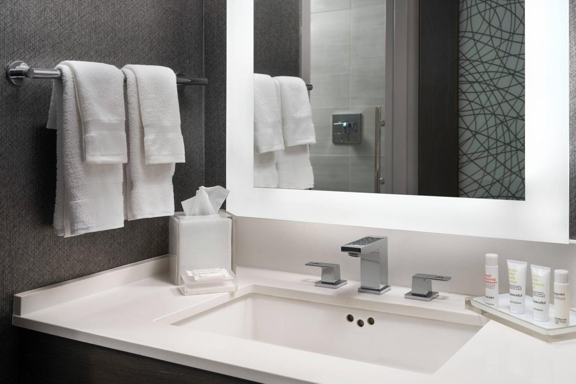 Warner Center Marriott Woodland Hills Otel Los Angeles Dış mekan fotoğraf